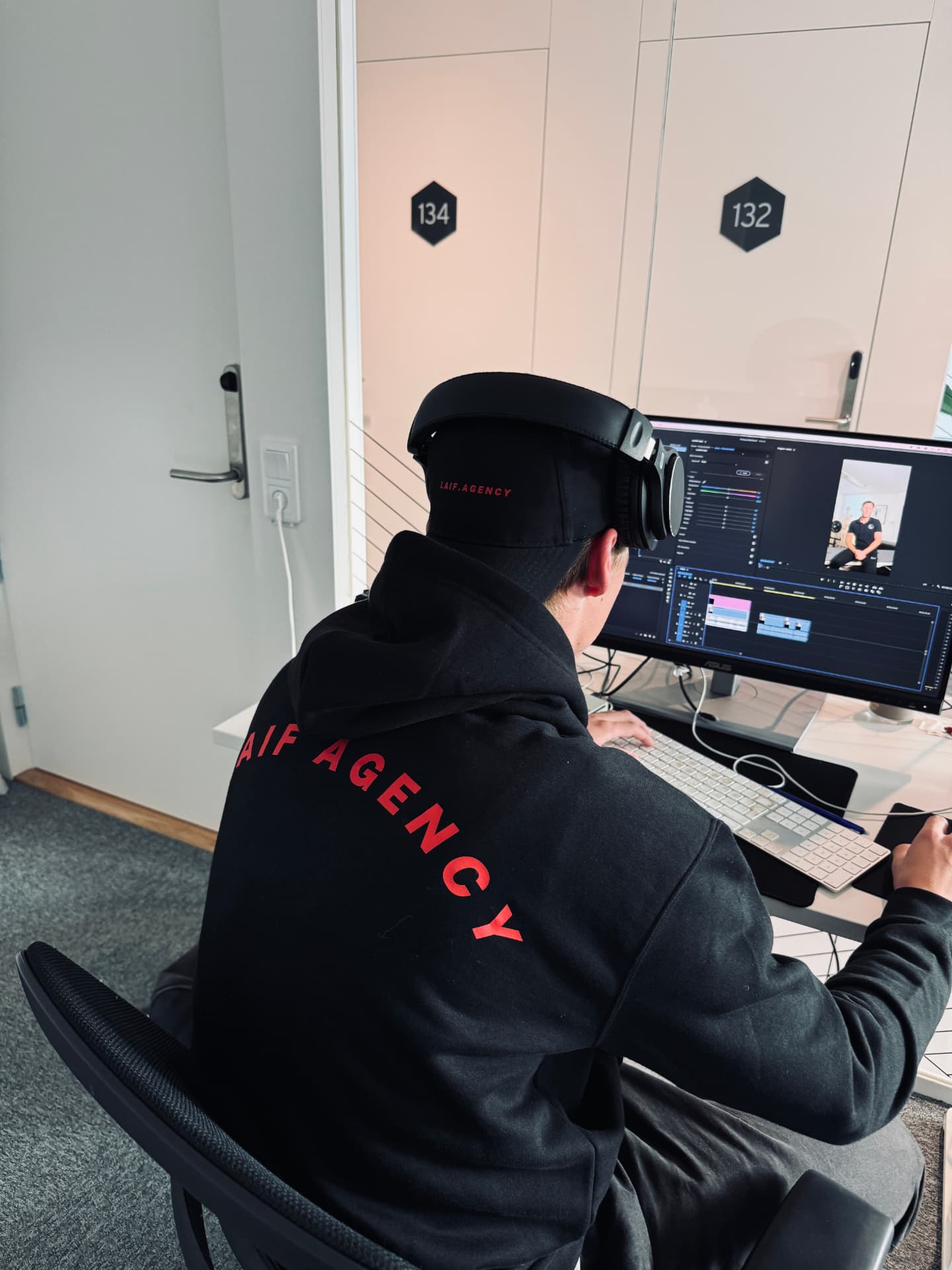 Editing client content at Laif Agency